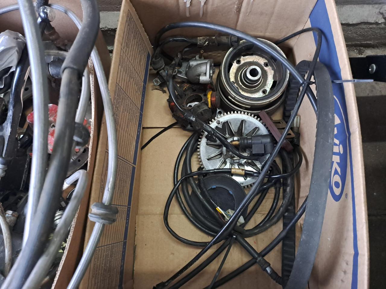 Te koop onderdelen peugeot vivacity 2 takt koopje