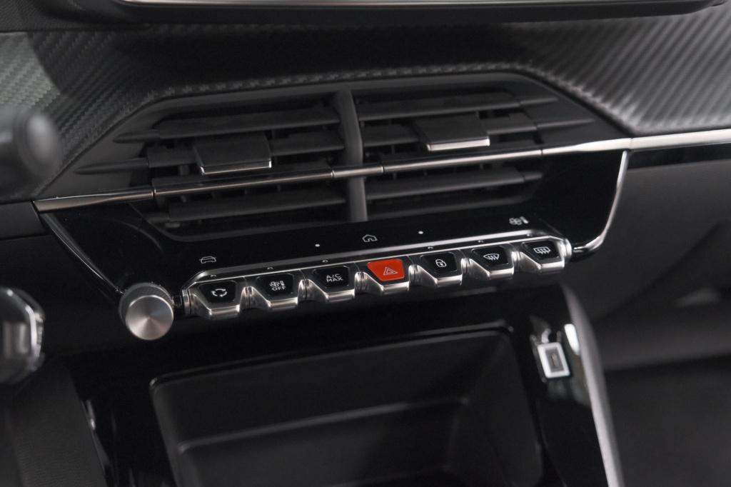 Peugeot 2008 1.2 hybrid 136 style | apple carplay | parkeersensoren | clima