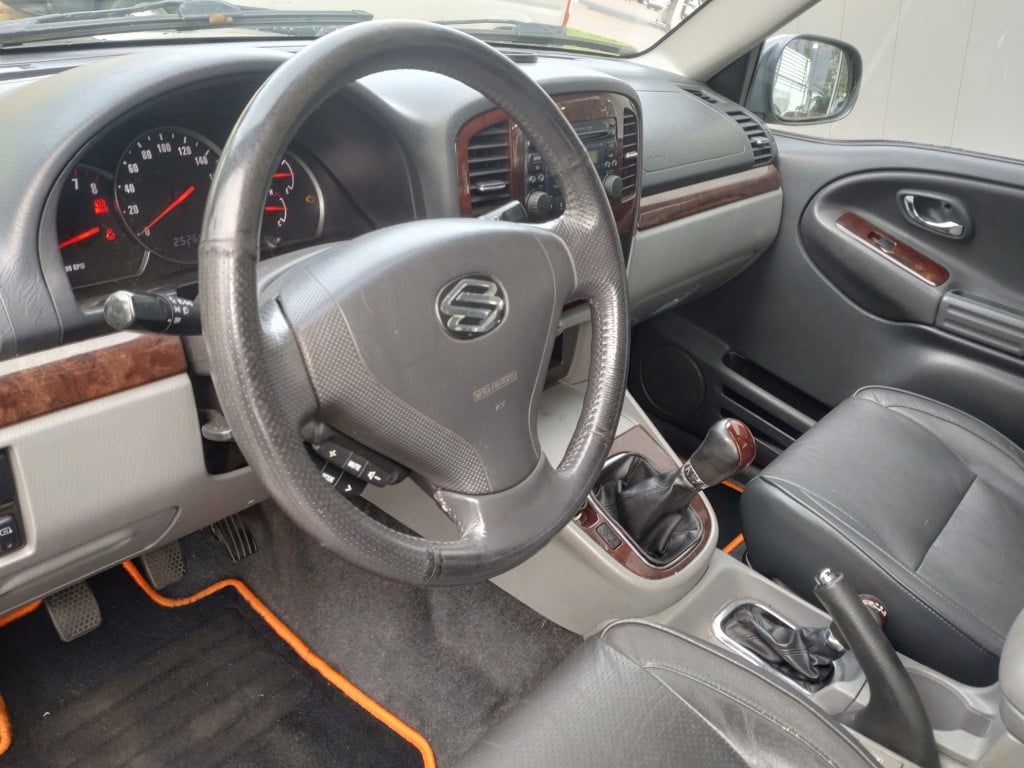 Suzuki Grand Vitara 2.0i wagon