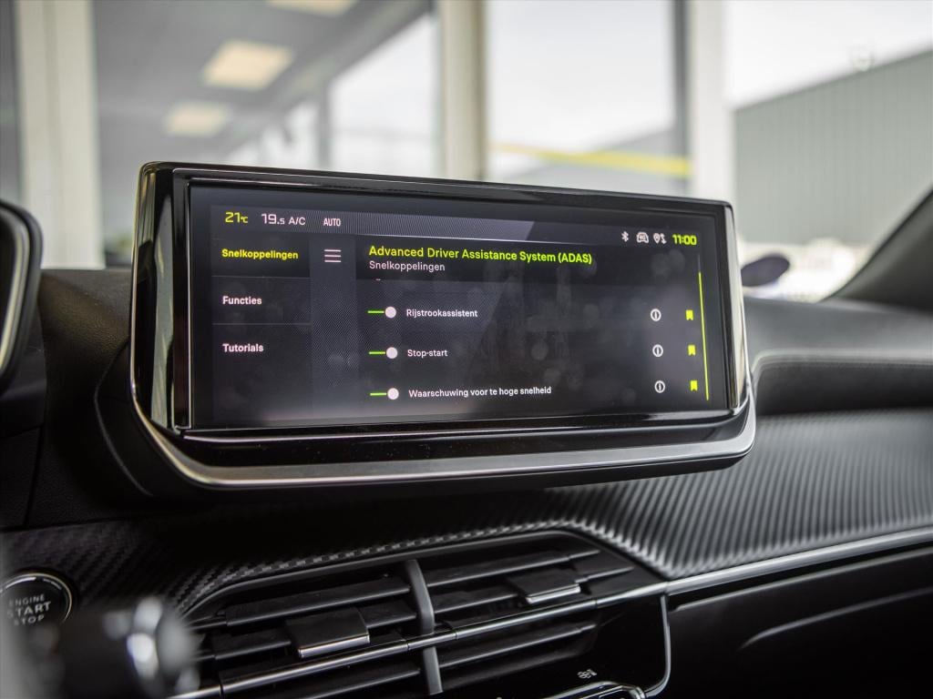 Peugeot 2008 1.2 hybrid 136pk e-dcs6 gt automaat | panoramadak | camera | n