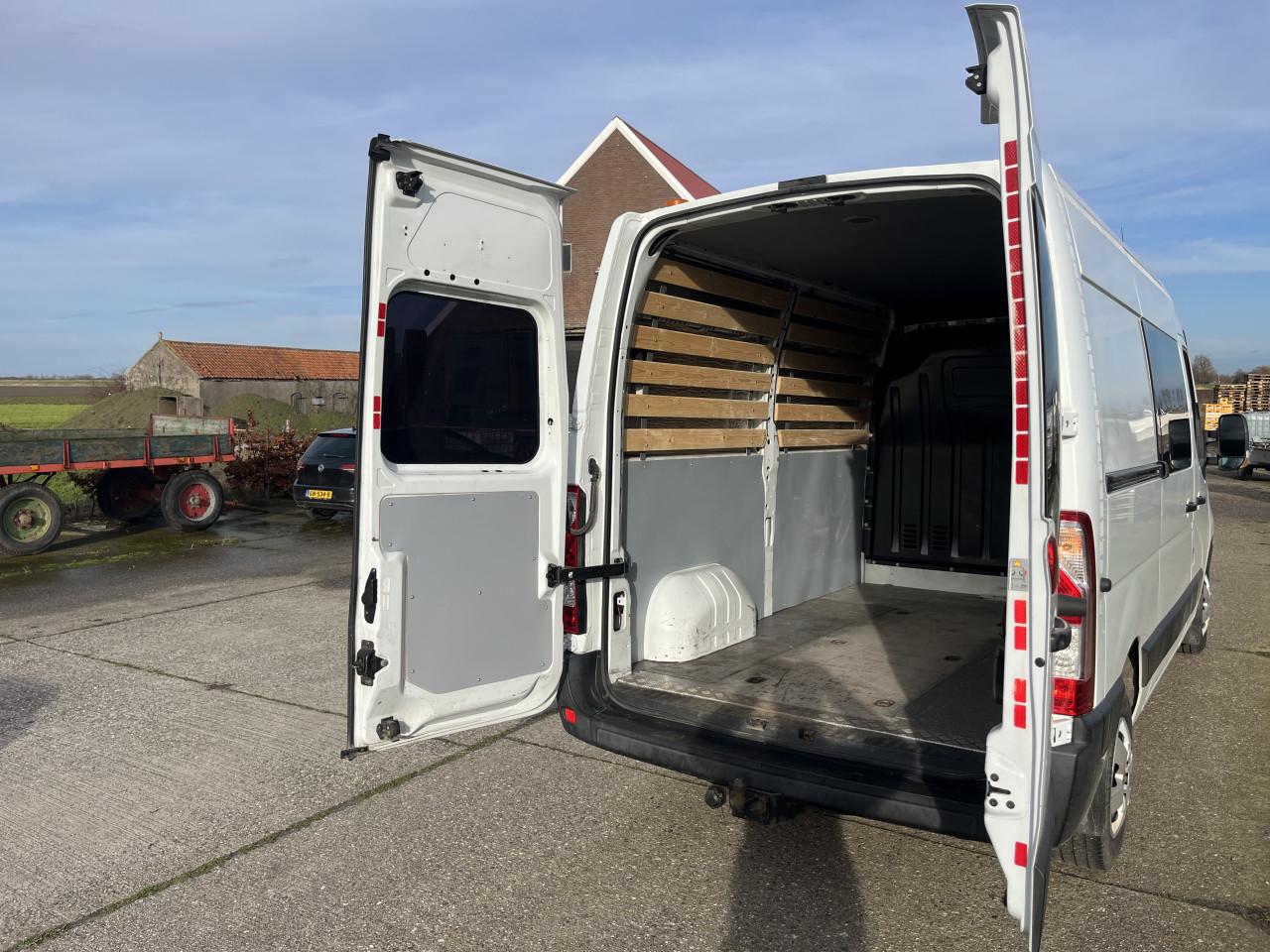 Renault Master T35 2.3 dCi 136PK L2H2, wit