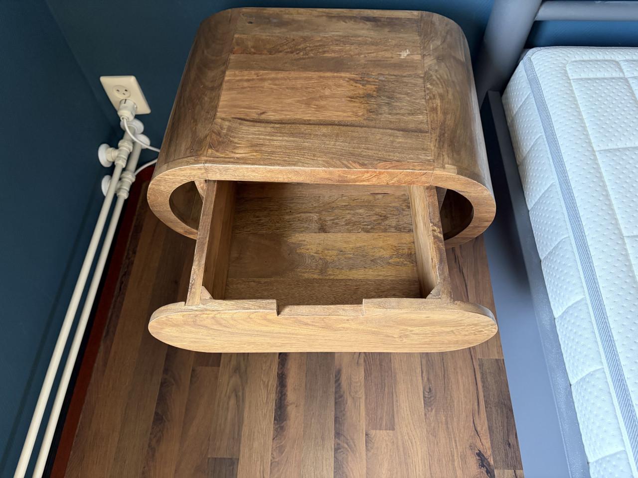 Compleet industrieel bed met nachtkastjes en auping matras