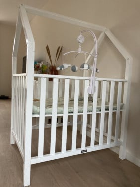 Baby boxhuisje wit