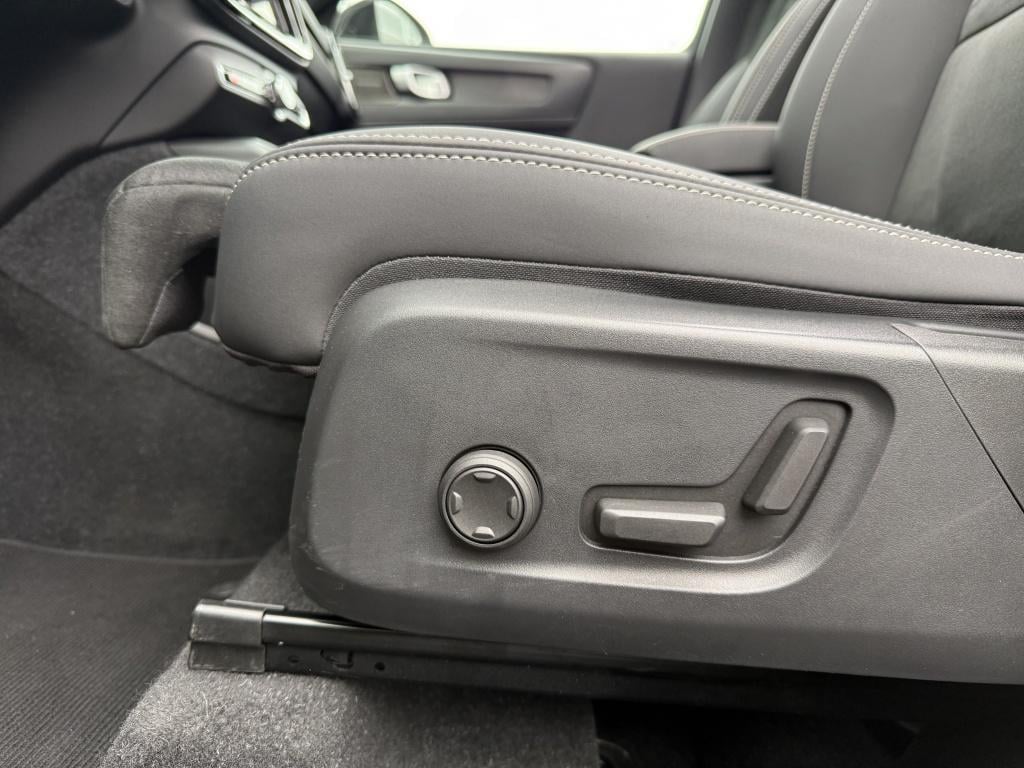 Volvo XC40 t5 262pk recharge ultimate dark