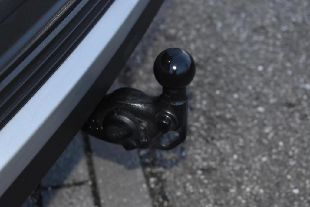 Ford Explorer premium extended range rwd 77 kwh | panoramadak | climate con