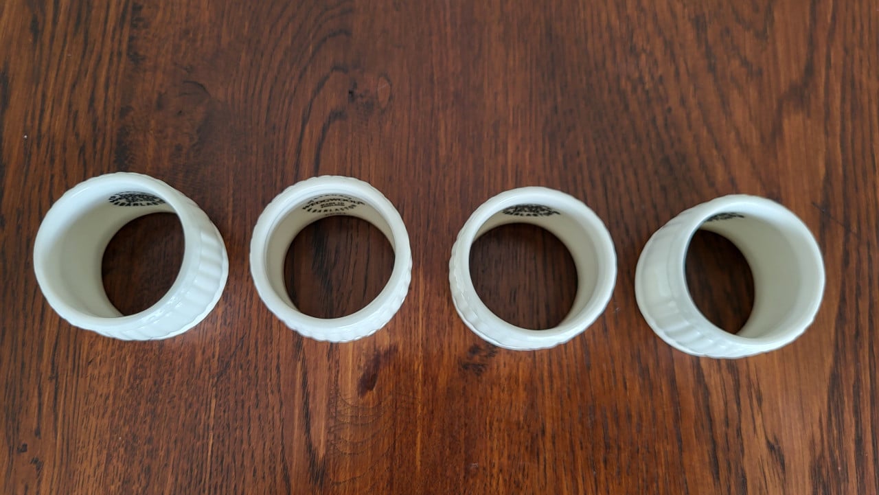 Set van 4 Wedgwood Edme servetringen