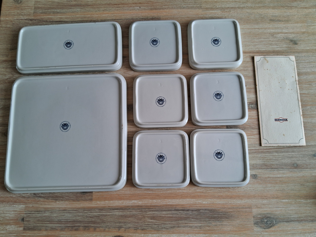 Klederdrachtservies