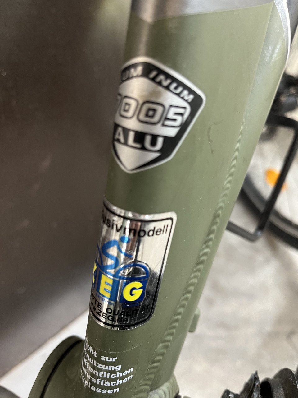 Mountainbike Bulls DH-100 Sport 21 versn. vering 1 sch rem enz.