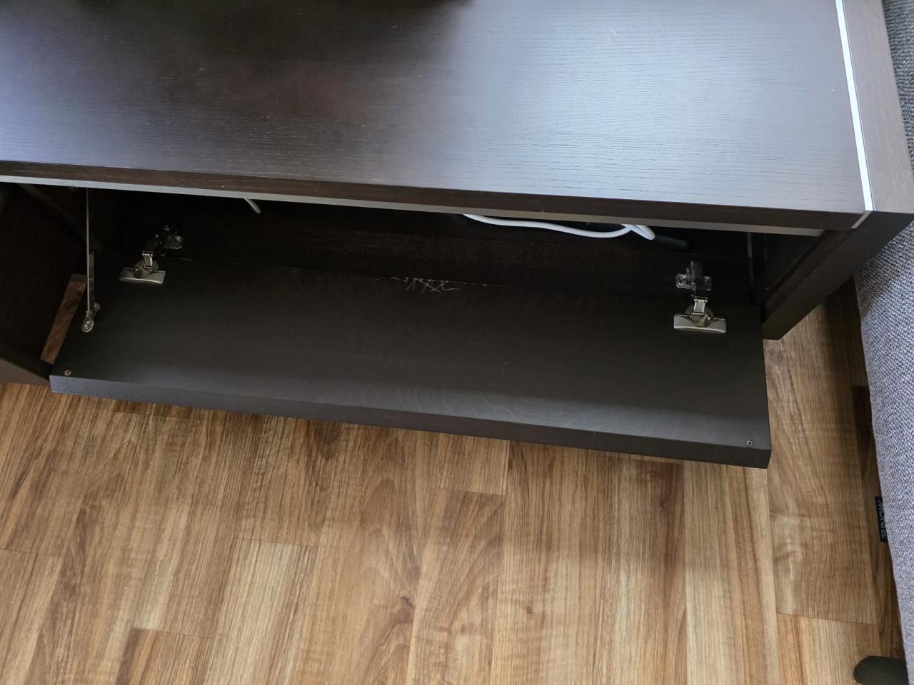 Tv-dressoir Lock, Mat gelakt wengé. L190 x D 55 x H 42 cm