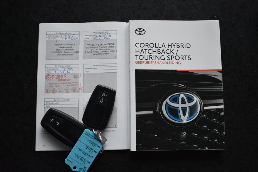 Toyota Corolla 1.8 hybrid dynamic | camera | apple carplay | android auto |