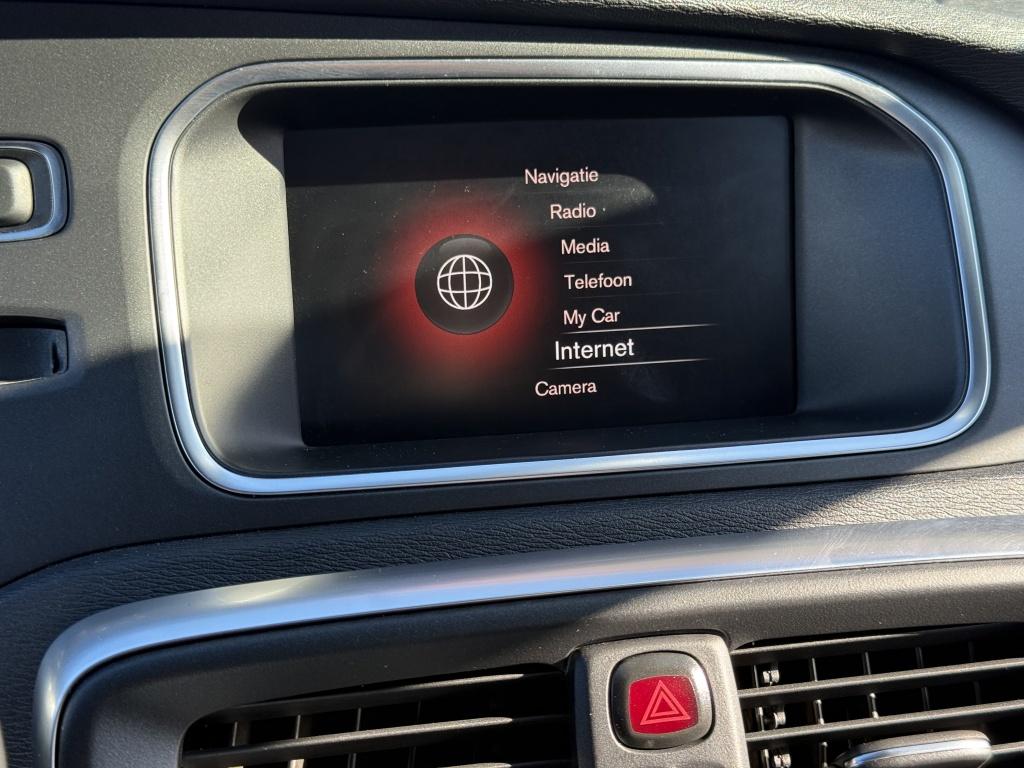 Volvo V40 t3 153pk aut6 polar+ sport| panodak| camera| h&k sound| trekhaak