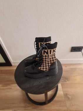 Nikkie boots zgan maat 38