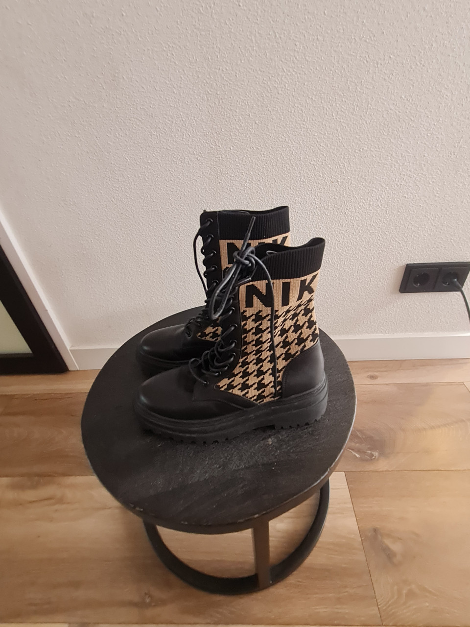 Nikkie boots zgan maat 38