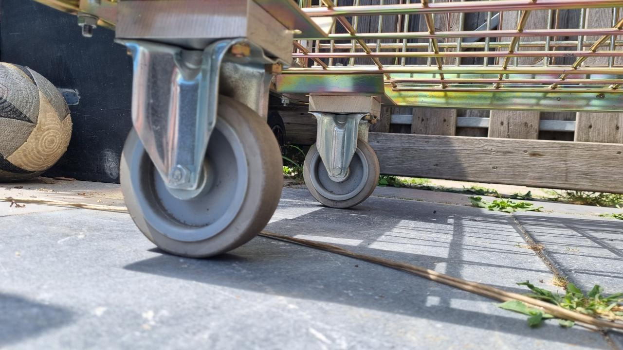 Transport kar / hout opslag / magazijn / garage