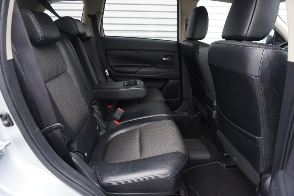 Mitsubishi Outlander 2.0 phev business edition x-line automaat - climate / 