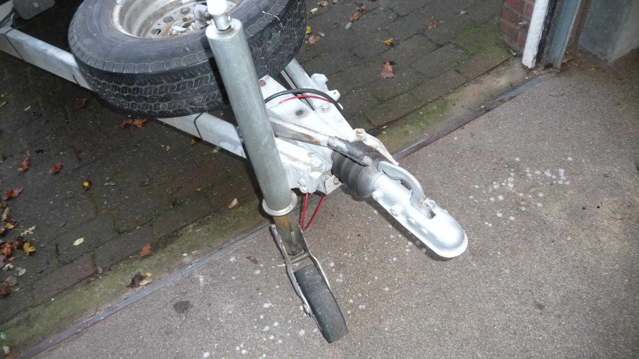 TE KOOP GROTE ENKELASSER aanhanger 750 KG dus voor gewoon rijbewijs