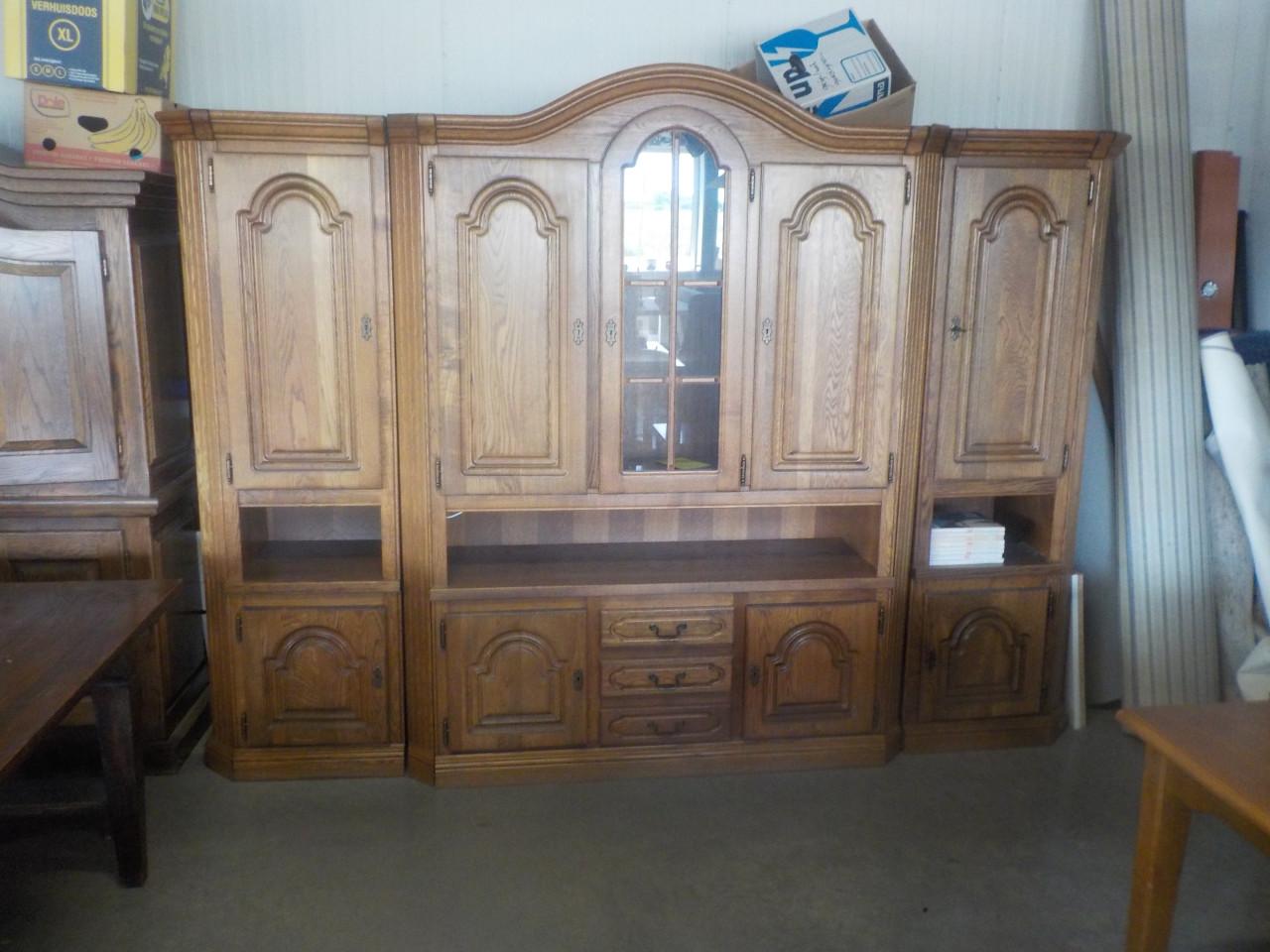 Zeer mooie kwaliteit massief eiken wandmeubel in zeer goede staat KOOPJE