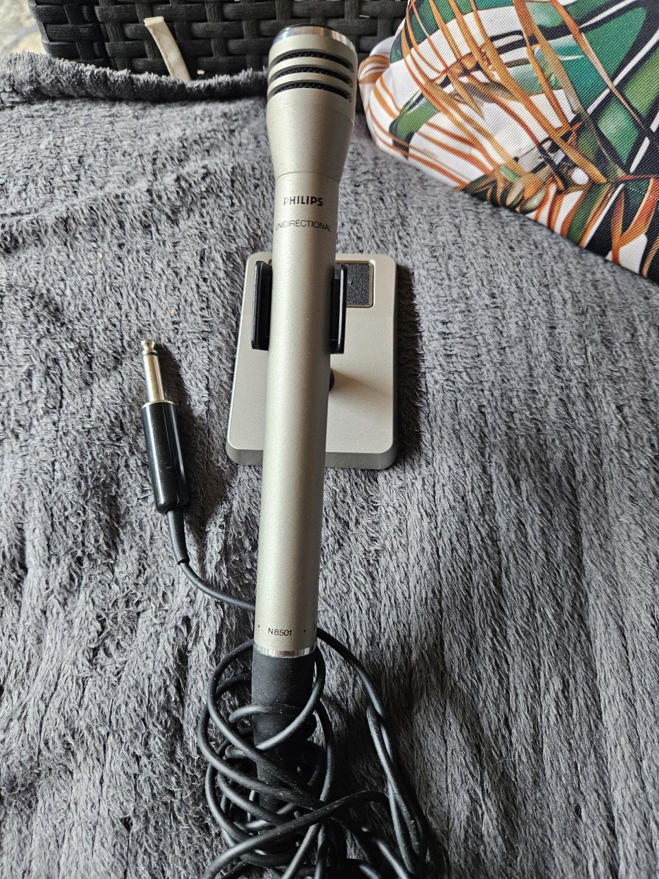 Zgan krachtige vintage naaimachine met heel veel steken en accessoires....