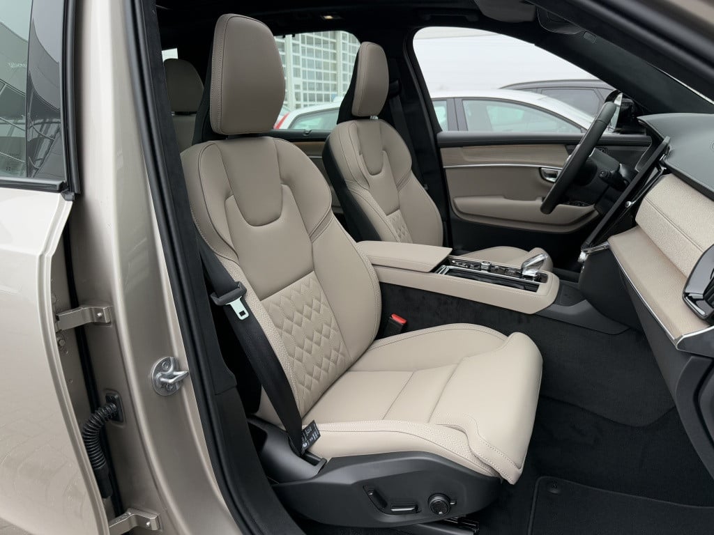 Volvo XC90 t8 awd ultra dark facelift!!