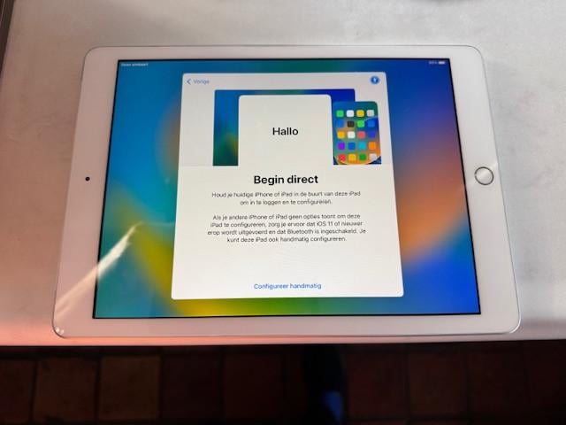 Te koop; I-pad5 goed werkend onbeschadigd APPLEwifi cellular