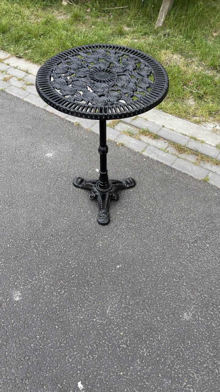 Tuintafel van gietijzer