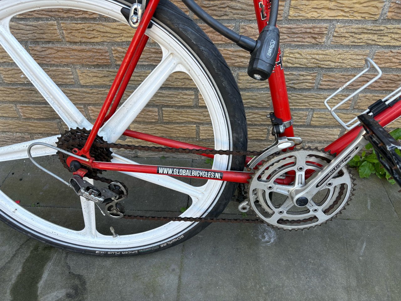Zelf bouw fiets met frame van raleigh