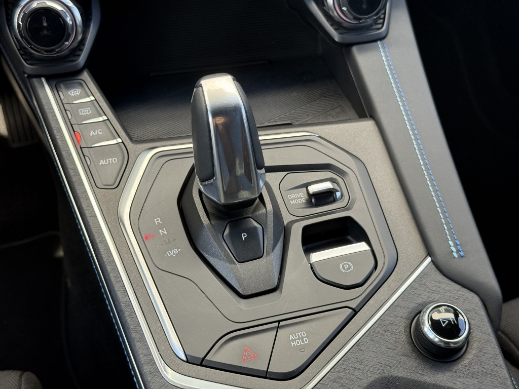 Lynk & Co 01 262pk plug-in hybride| panodak| adap.cruise| 360camera| keyles