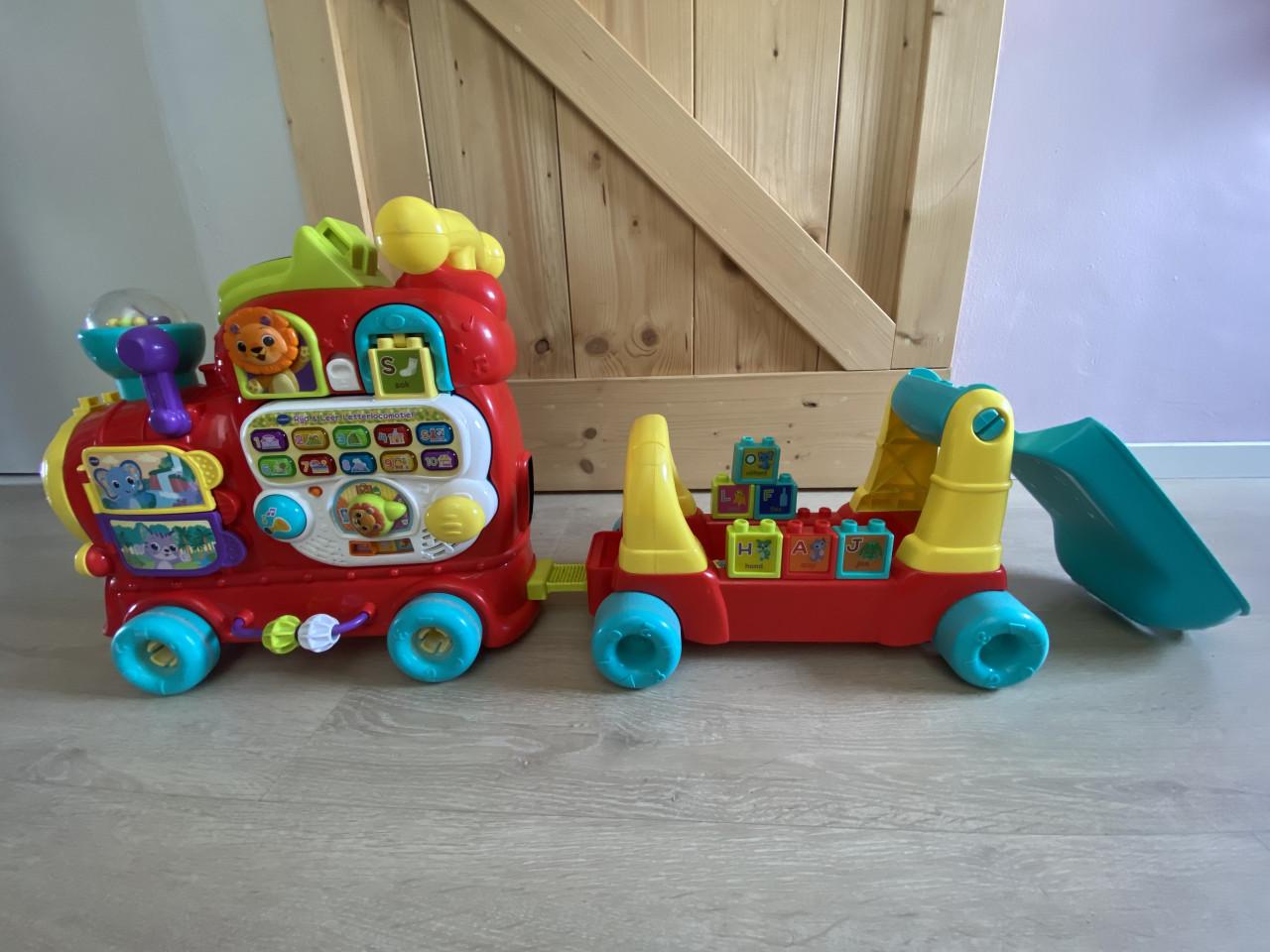 VTech Baby Rijd en Leer letterlocomotief