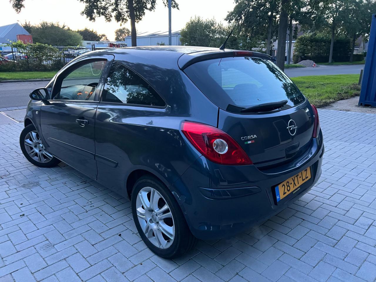 Opel Corsa 1.4-16V Enjoy