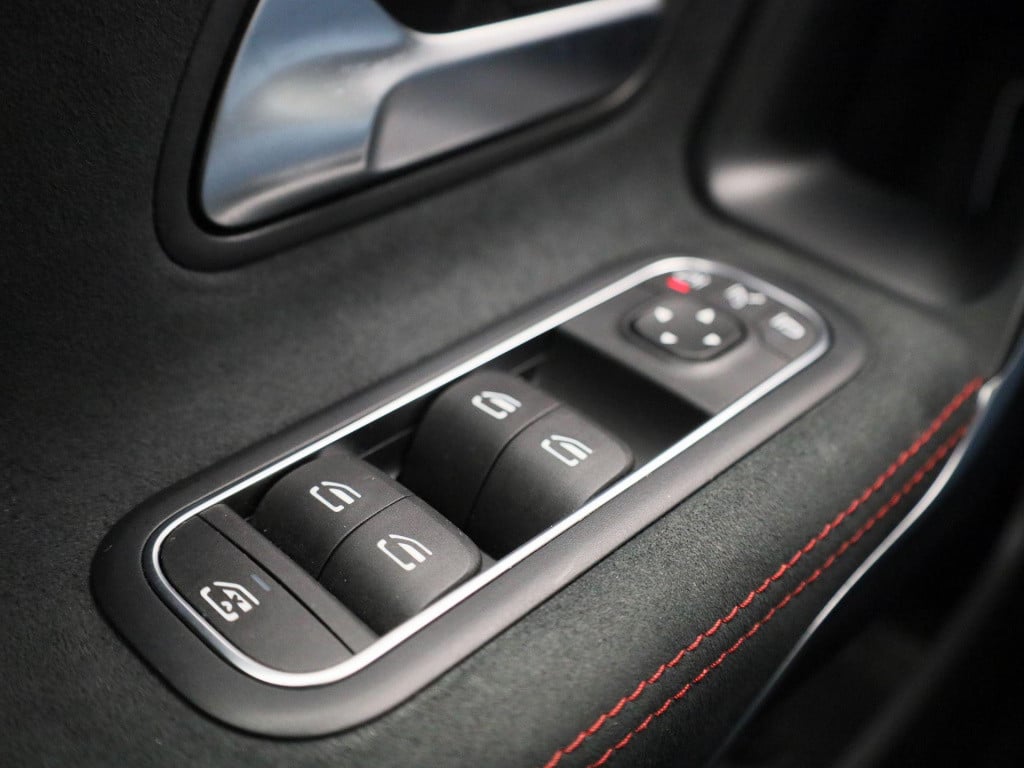 Mercedes-Benz Cla shooting brake 180 business solution amg | automaat | nav