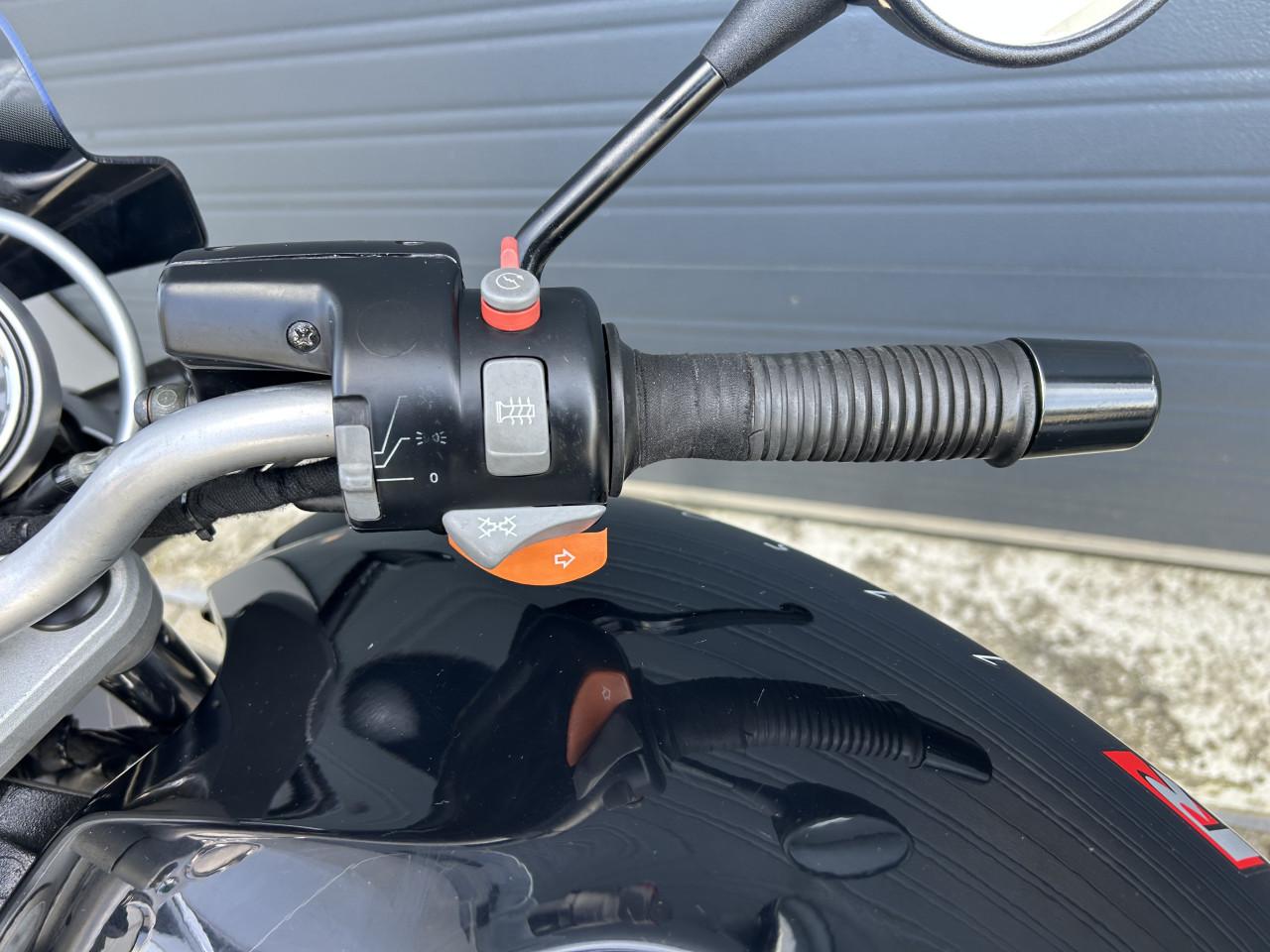Degelijke BMW R1150R uit 2003 met ABS, 75 dkm, nieuwe koppeling €2250,-