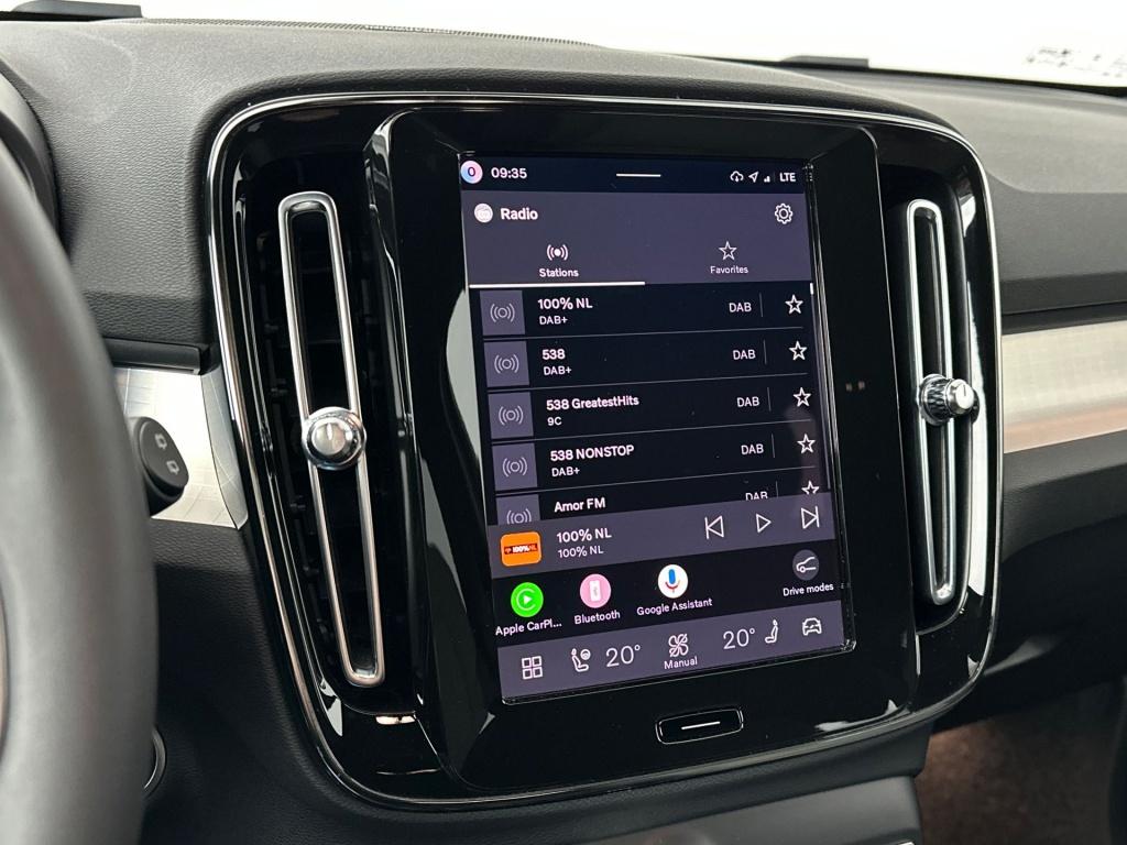 Volvo XC40 b4 194pk plus dark| achteruitrijcamera| trekhaak| adap.cruise