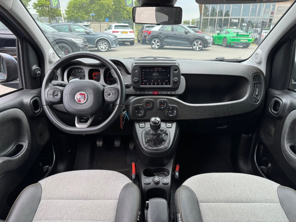 Fiat Panda 1.0 hybrid cross * stoel + voorruit verwarming * airco * bluetoo
