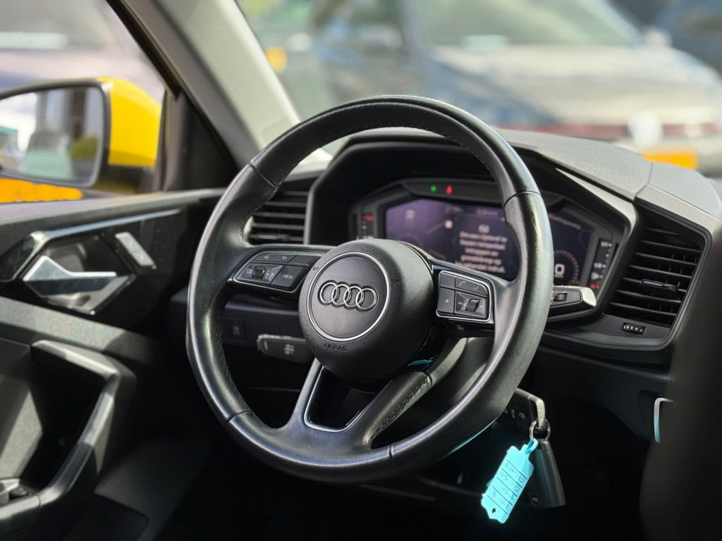 Audi A1 Sportback 25 tfsi edition s- line * carplay * led * automaat