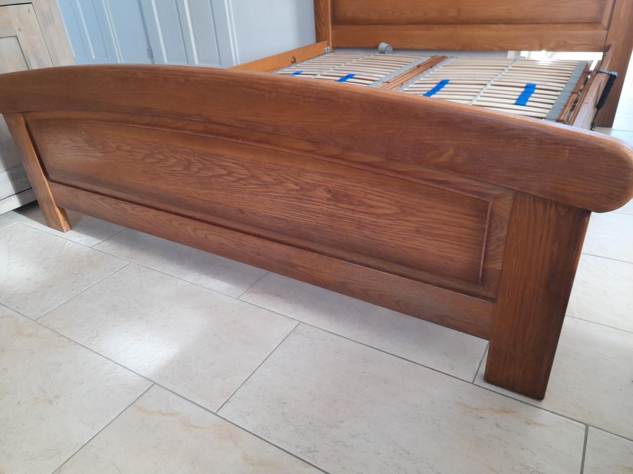 2 Persoons bed met 2 elektrisch verstelbare lattenbodems (in goede staat )