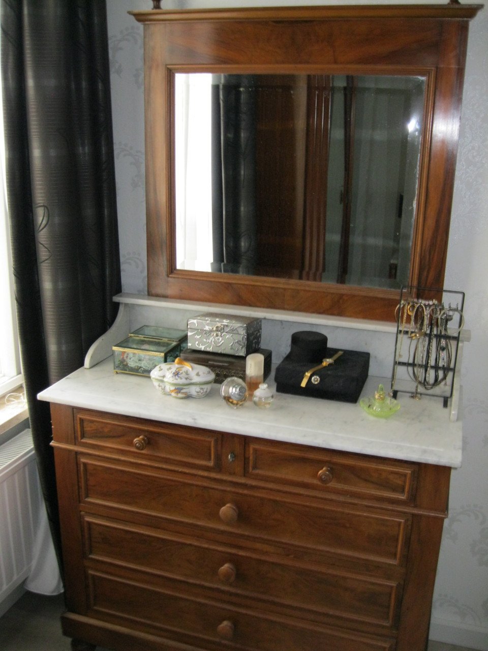 Antieke toilettafel/commode