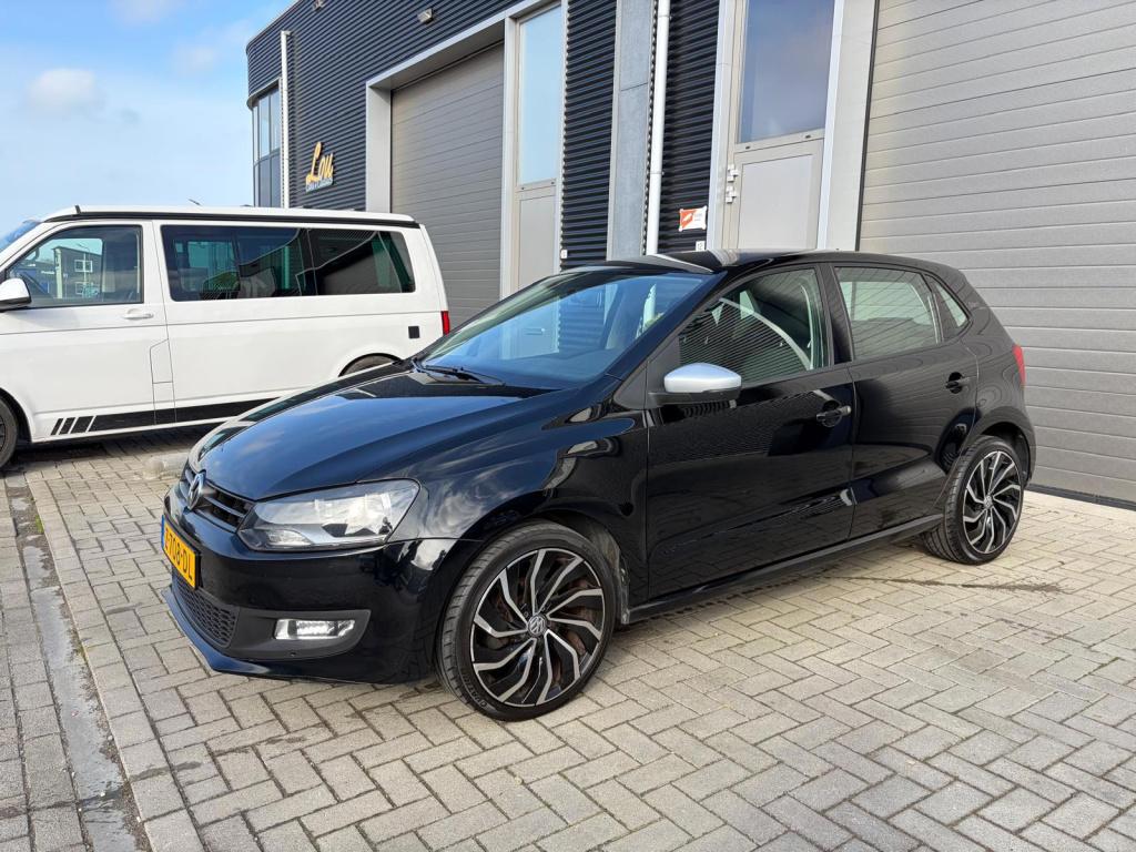 Volkswagen Polo 1.4-16v comfortline/lichtmetaal/carplay/airco/black edition
