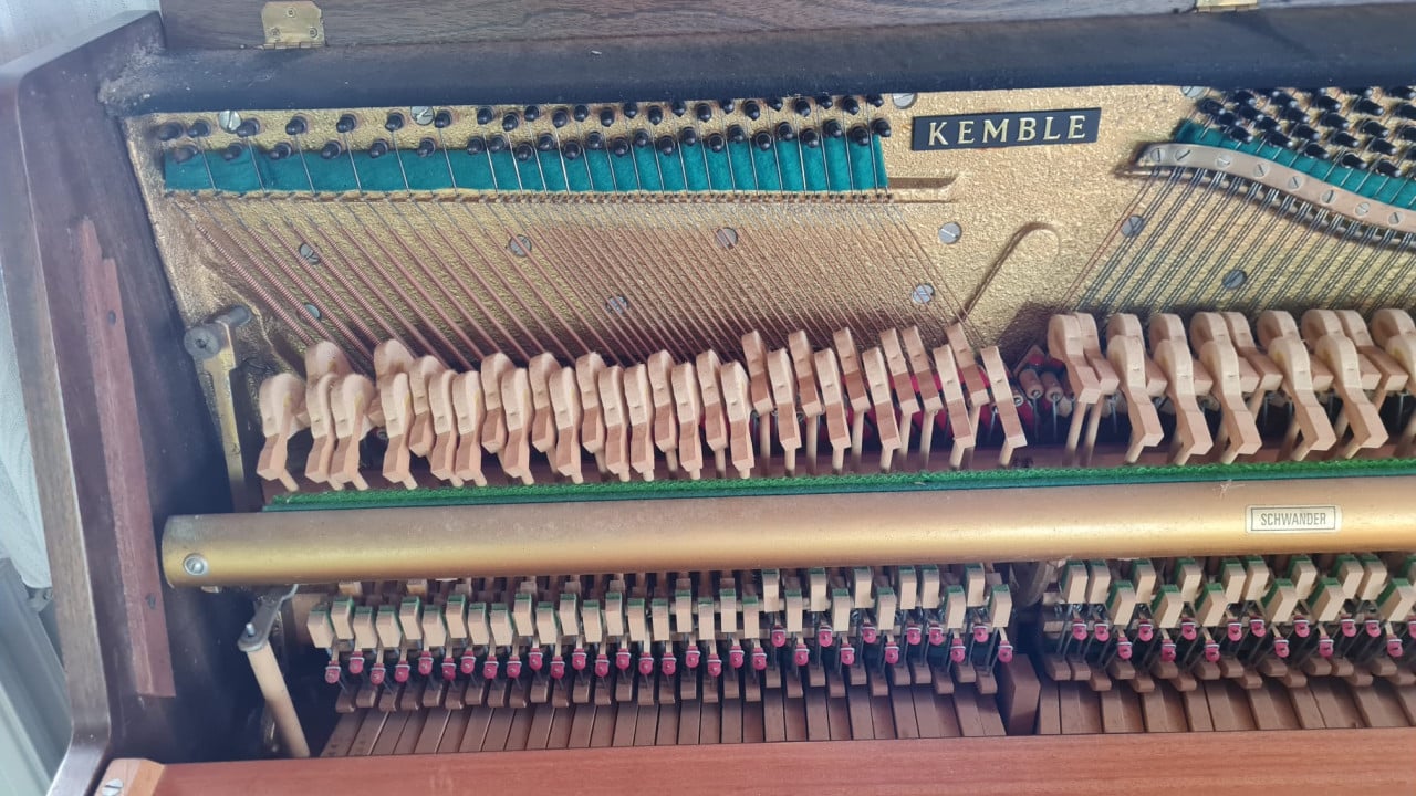 Piano Kemble
