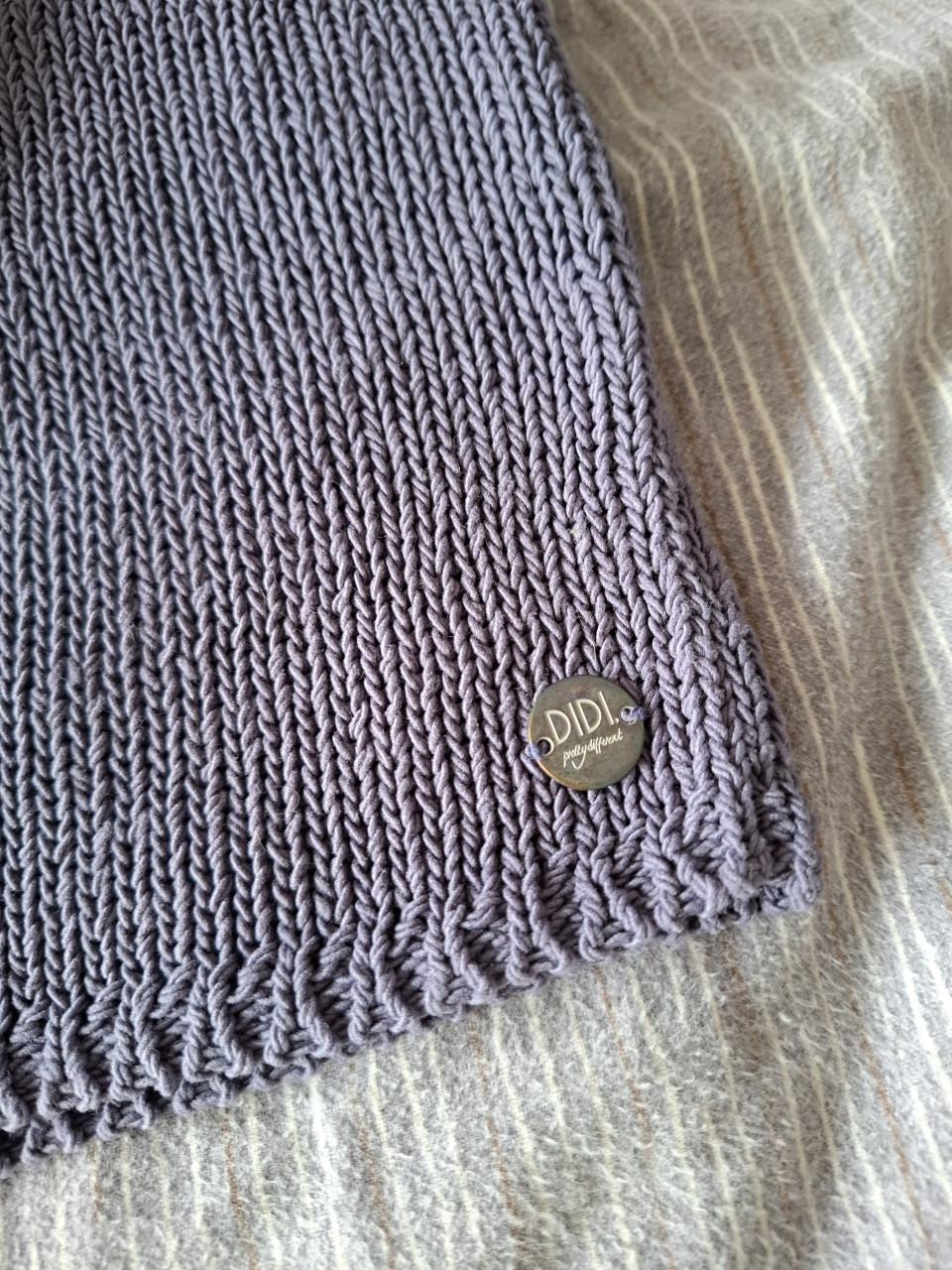 Didi trui paars, gebreid met opengewerkte details. Maat M/L