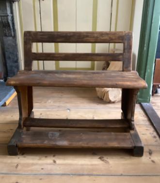 Antiek oud schoolbankje / halbankje hout