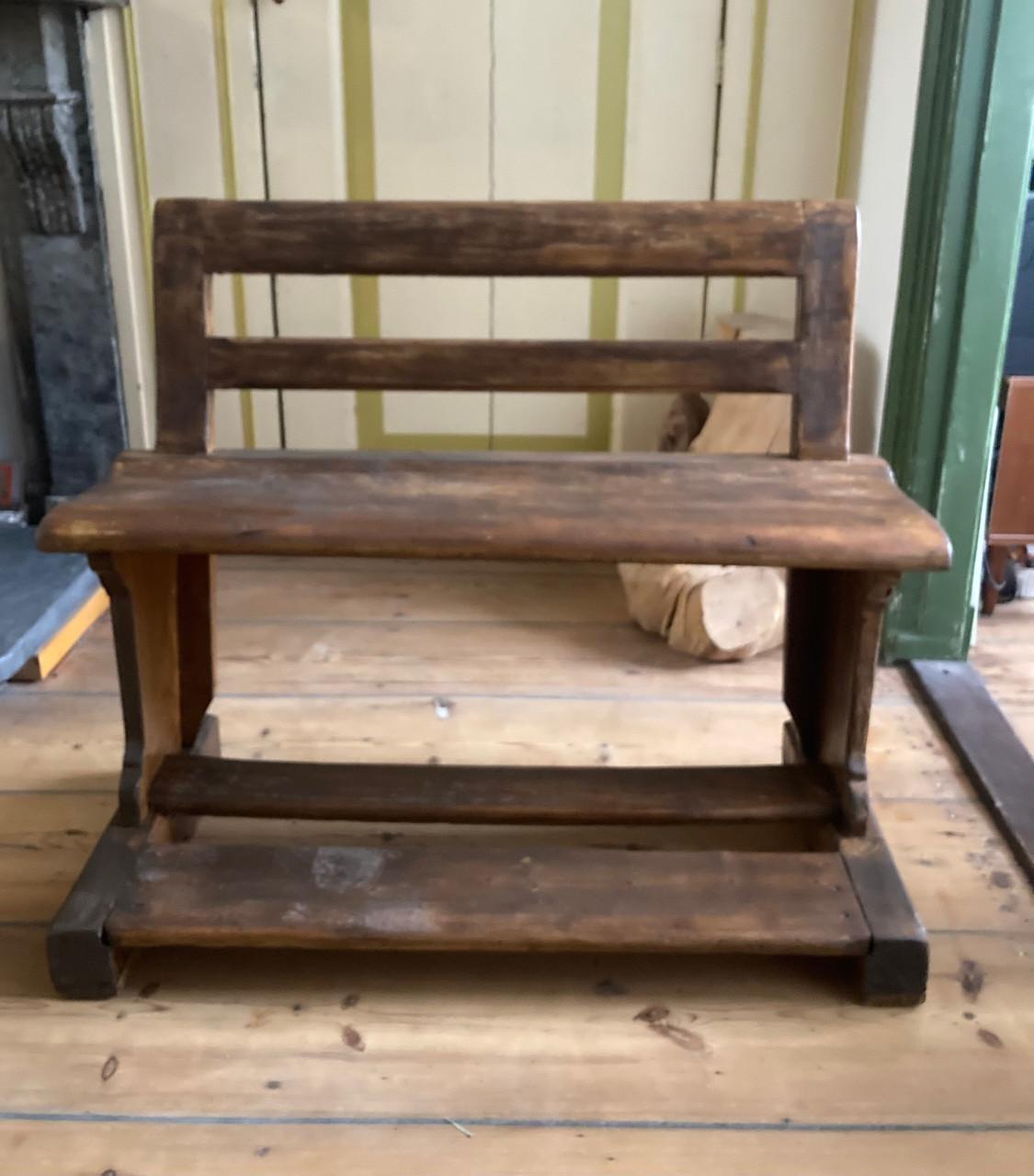 Antiek oud schoolbankje / halbankje hout