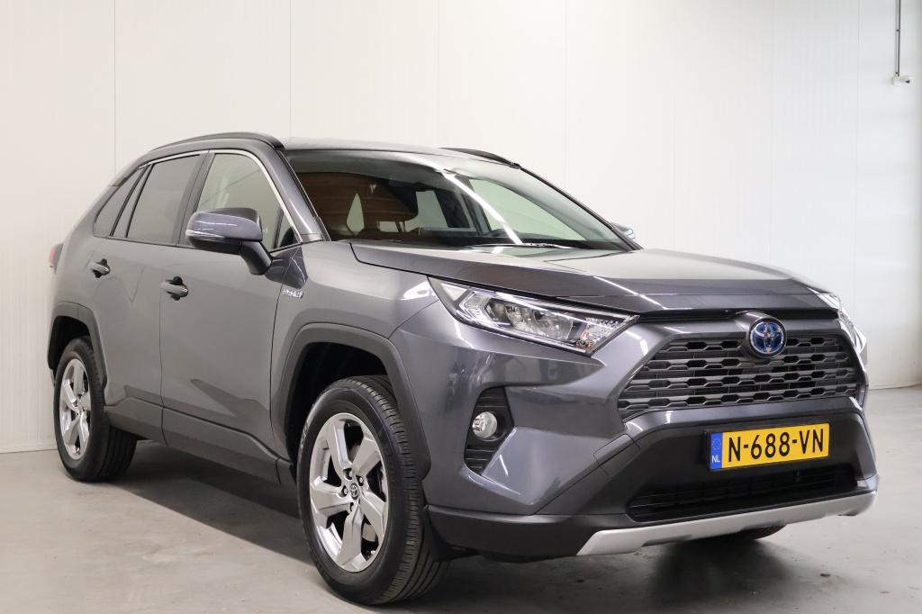 Toyota Rav4 2.5 hybrid dynamic| camera| adap.cruise| keyless