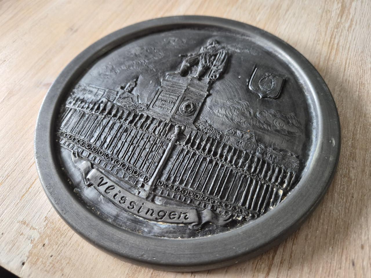 Tinnen plaquette - Michiel de Ruyter Vlissingen