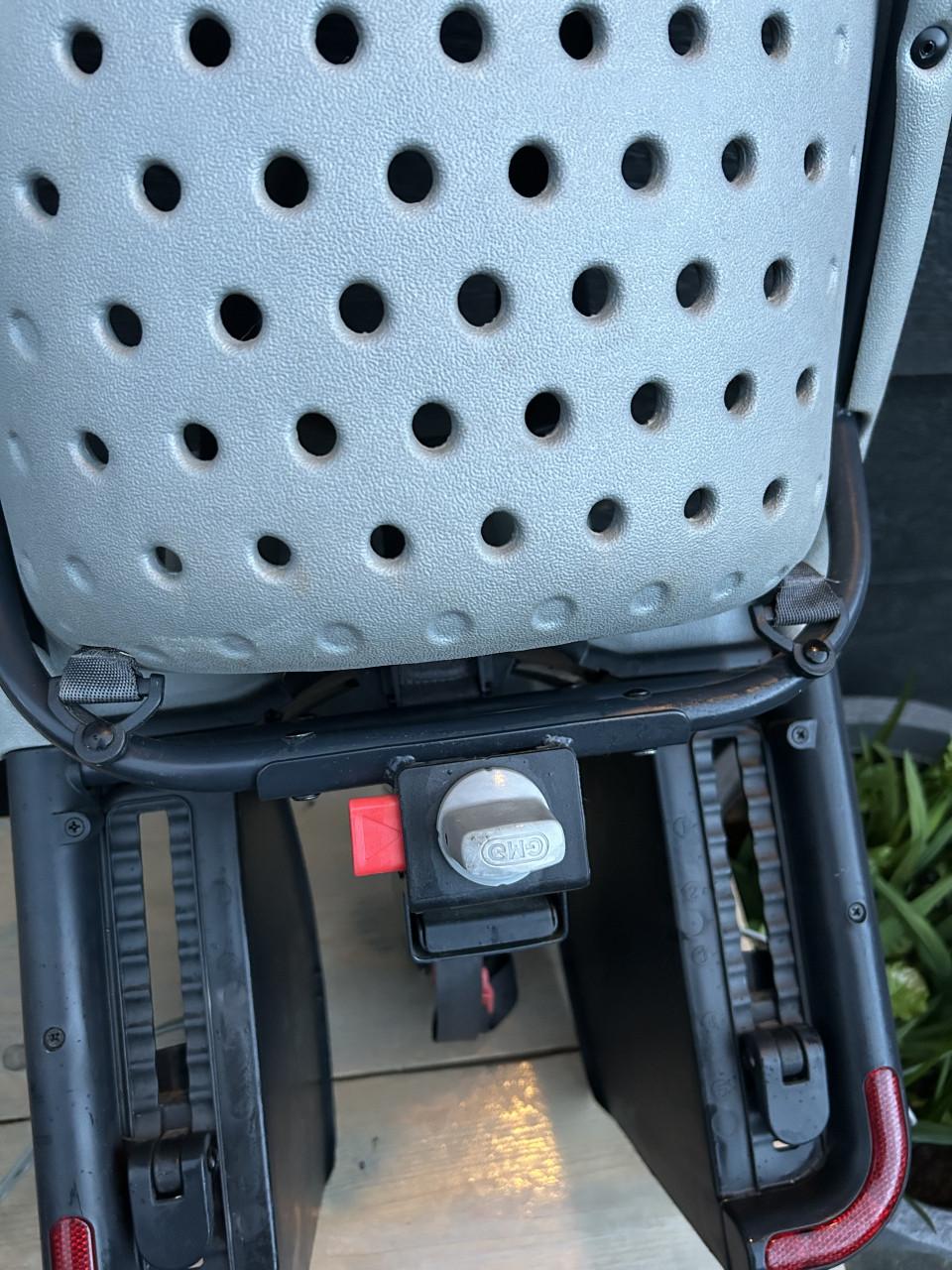 Yepp fietsstoeltje - Grijs met adapter voor op bagagedrager