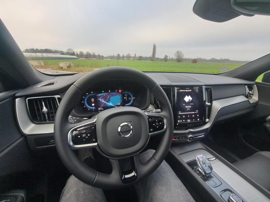 Volvo XC60 2.0 t6 plug-in hybrid awd plus black edition