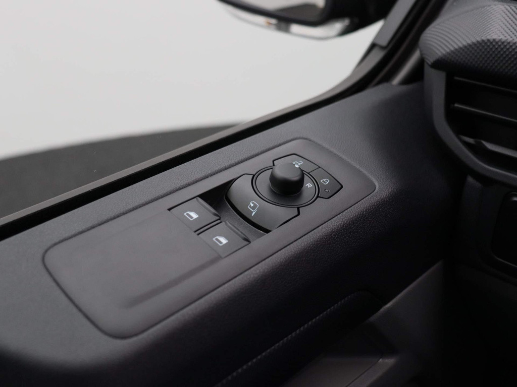 Ford Transit Custom 320 2.0 tdci l2h1 trend | demo deal | navigatie | dubbe