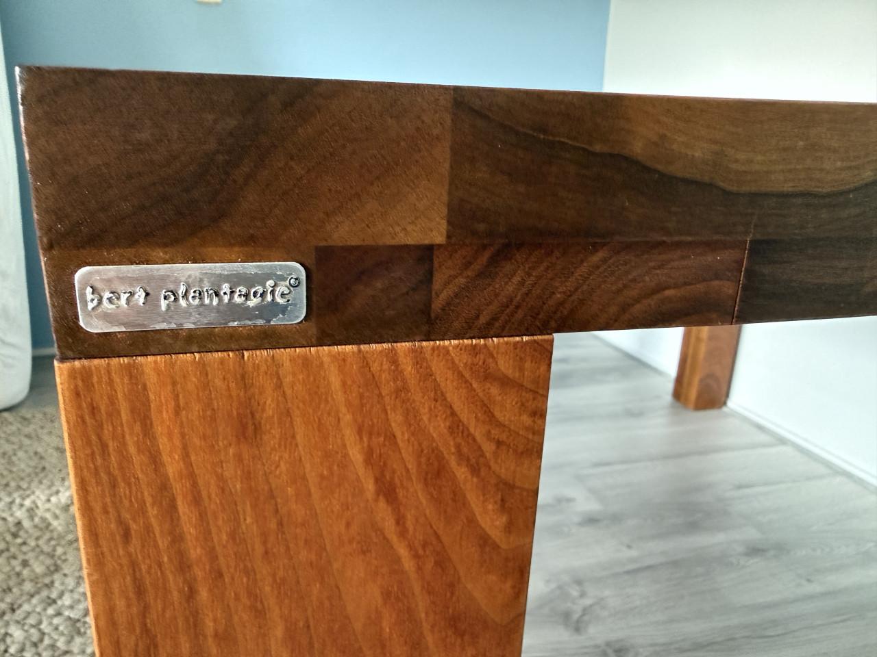 Design walnoten eettafel Bert Plantagie 140 x 140 cm