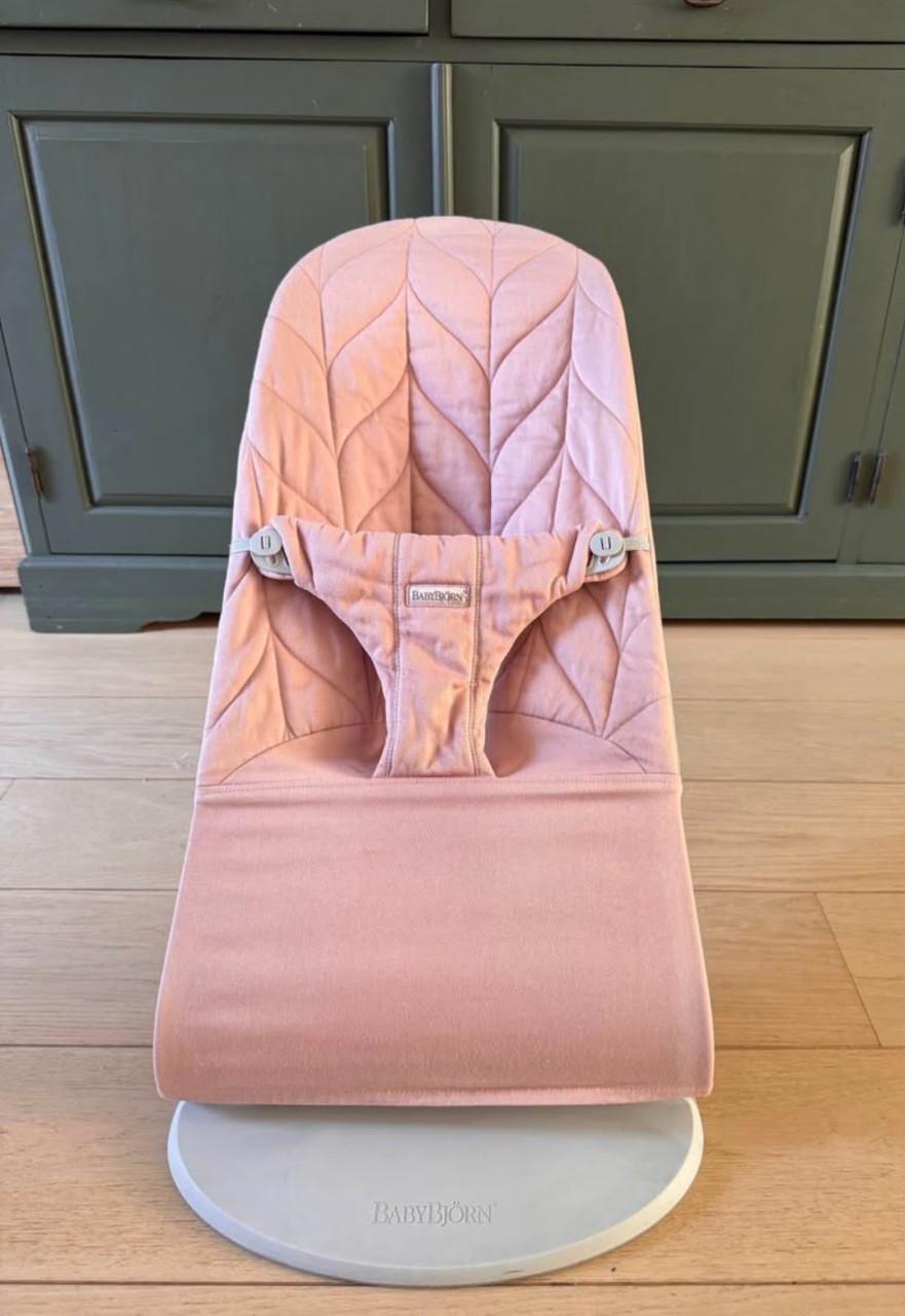Babybjörn wipstoel oud roze