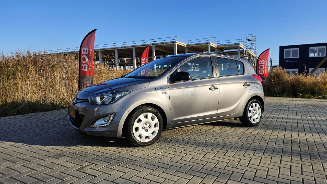 Zuinige HYUNDAI i20 Business 1.2i Blue NL AUTO / NAP / DEALER OND