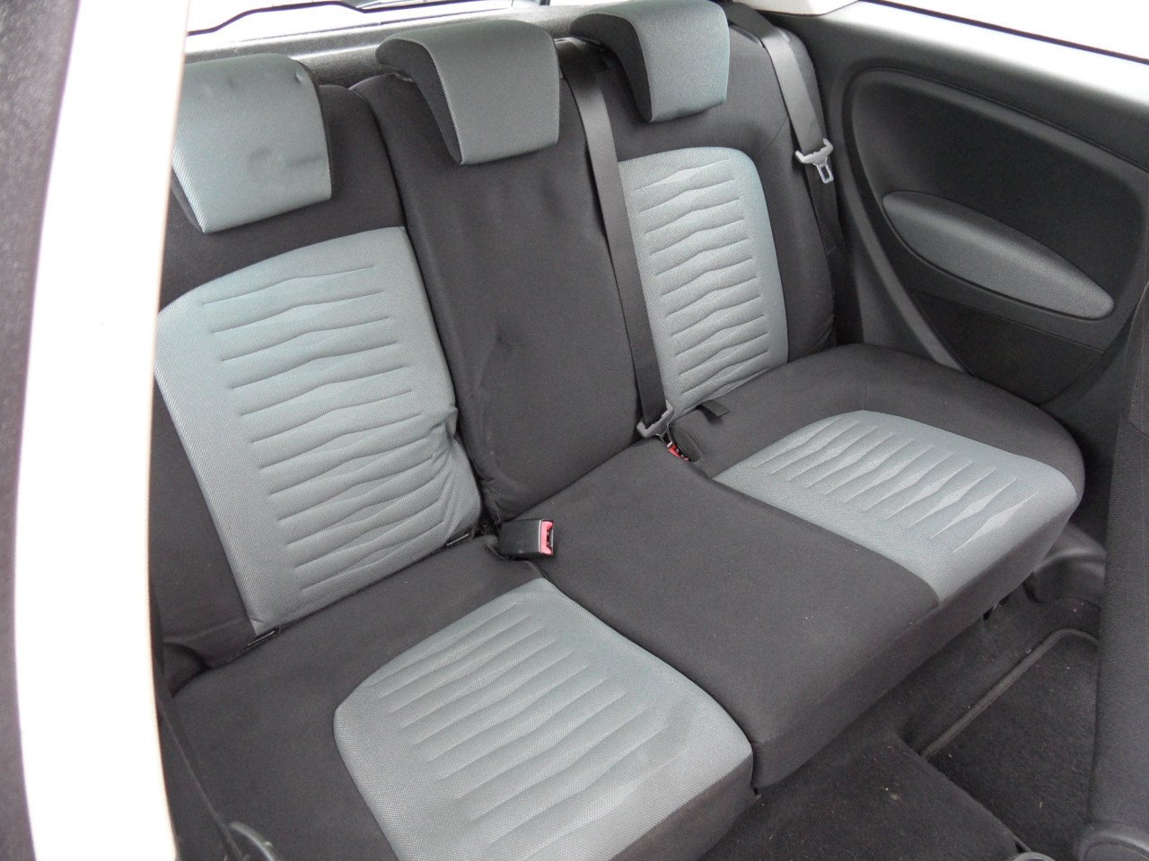 TE KOOP; FIAT Grande Punto 1.4 benzine, 77pk, handges., vrpr. 1700,-- Euro.